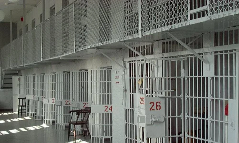 Γέμισαν οι βρετανικές φυλακές: Μόνο 83 κελιά ανδρών έχουν μείνει ελεύθερα